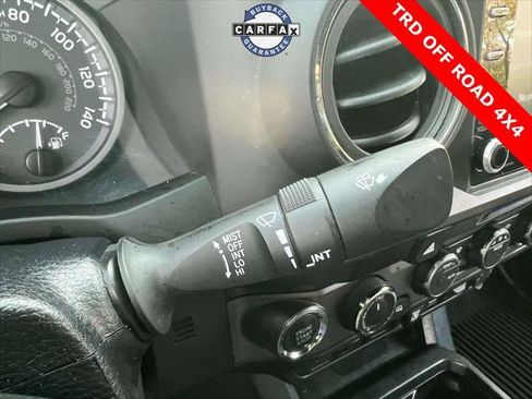 Certified 2022 Toyota Tacoma TRD Off-Road image 27