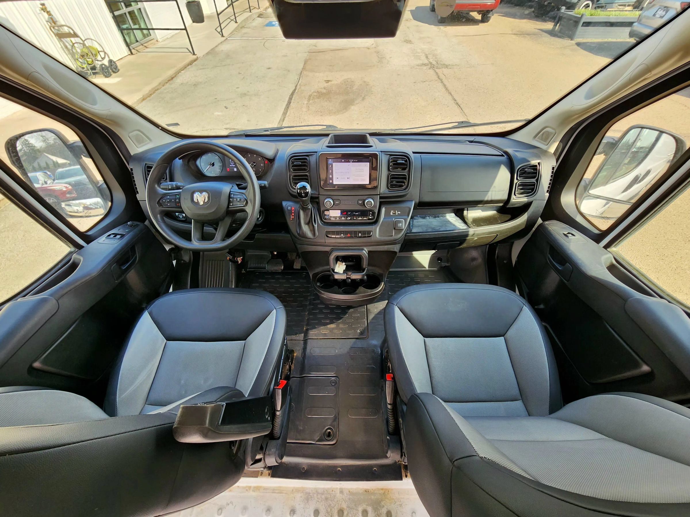 Used 2025 RAM ProMaster 2500 w/ Convenience Group FWD image 37