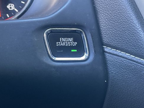 Used 2022 GMC Acadia Denali w/ Denali Ultimate Package image 15