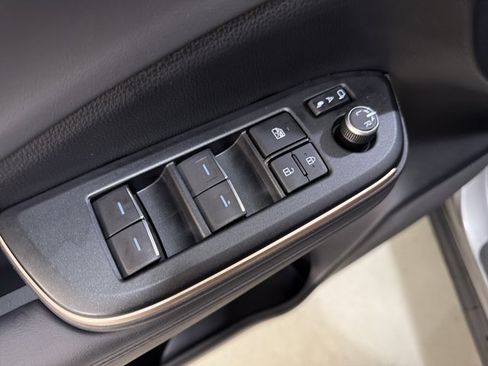 Used 2023 Toyota Crown w/ Advanced Technology Package AWD/4WD image 18