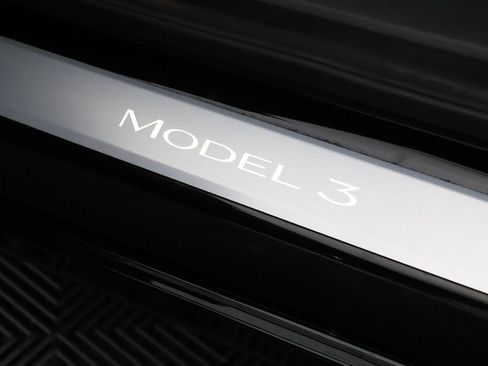Used 2019 Tesla Model 3 Standard Range RWD image 15