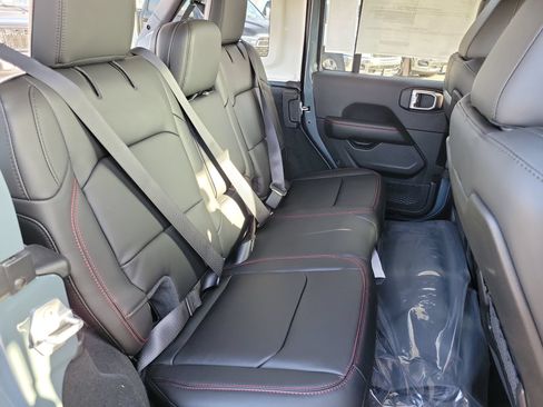 New 2026 Jeep Wrangler Unlimited Rubicon AWD/4WD image 19