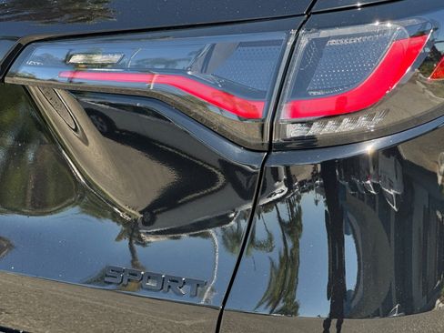 Certified 2025 Honda HR-V Sport image 31