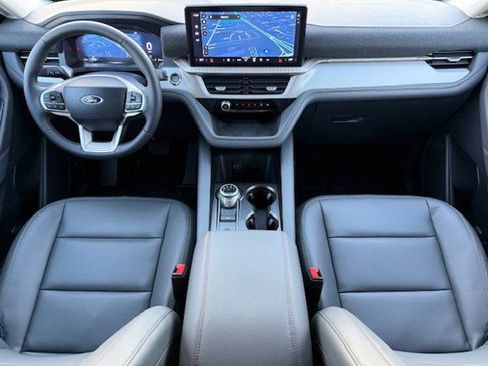 New 2026 Ford Explorer Active w/ Active Comfort Package image 18