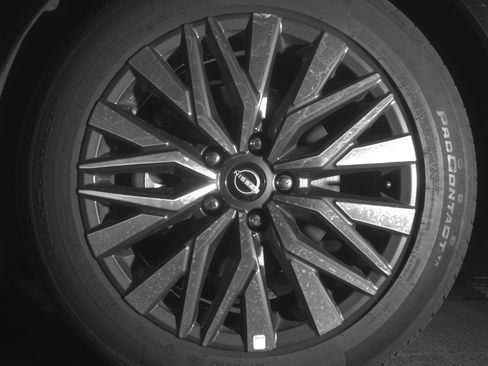 Used 2025 Nissan Altima 2.5 SV FWD image 12