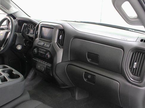 Used 2020 Chevrolet Silverado 1500 Custom w/ Custom Value Package image 40