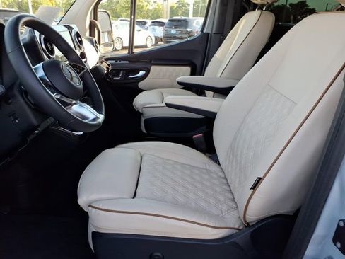 Used 2025 Mercedes-Benz Sprinter 3500 image 3