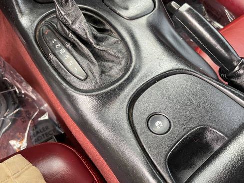 Used 1998 Chevrolet Corvette Convertible w/ Performance Handling Pkg image 37