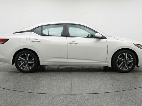 Used 2025 Nissan Sentra SV FWD image 11