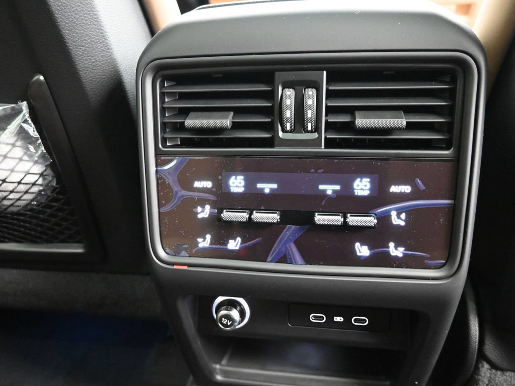 Certified 2026 Porsche Cayenne E-Hybrid Coupe AWD/4WD image 20
