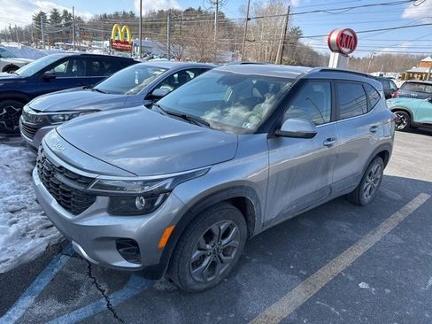 Certified 2024 Kia Seltos S image 3