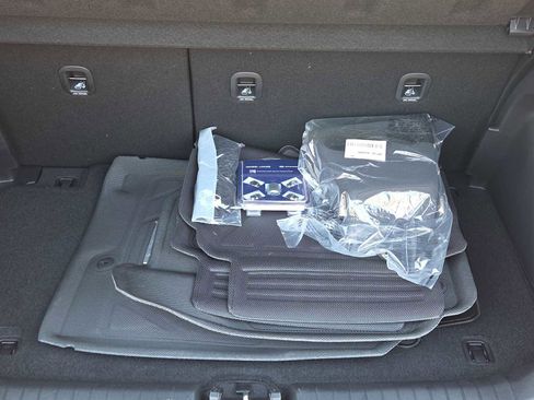 New 2025 Hyundai Venue Limited image 31