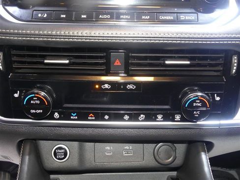 Used 2021 Nissan Rogue SL w/ Premium Package image 33