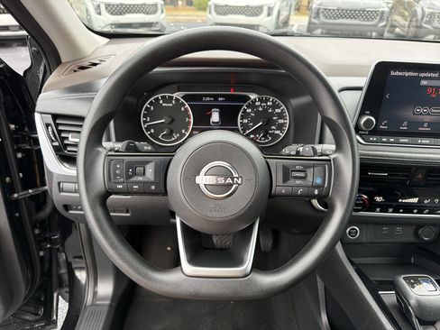 Used 2022 Nissan Rogue SV image 24