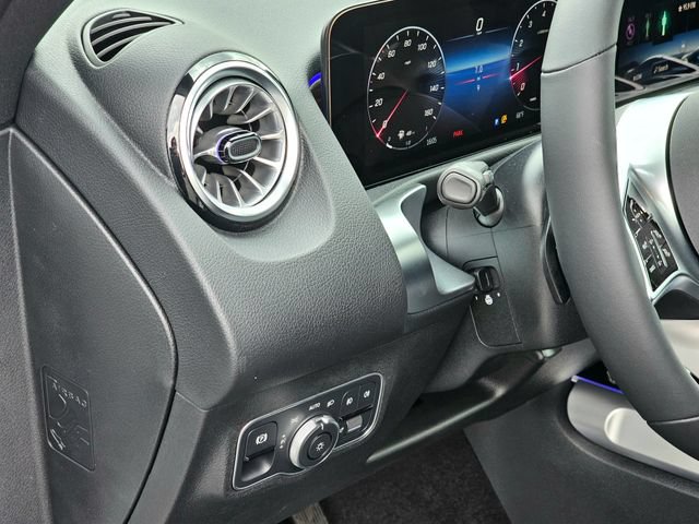 New 2026 Mercedes-Benz GLB 250 4MATIC image 15