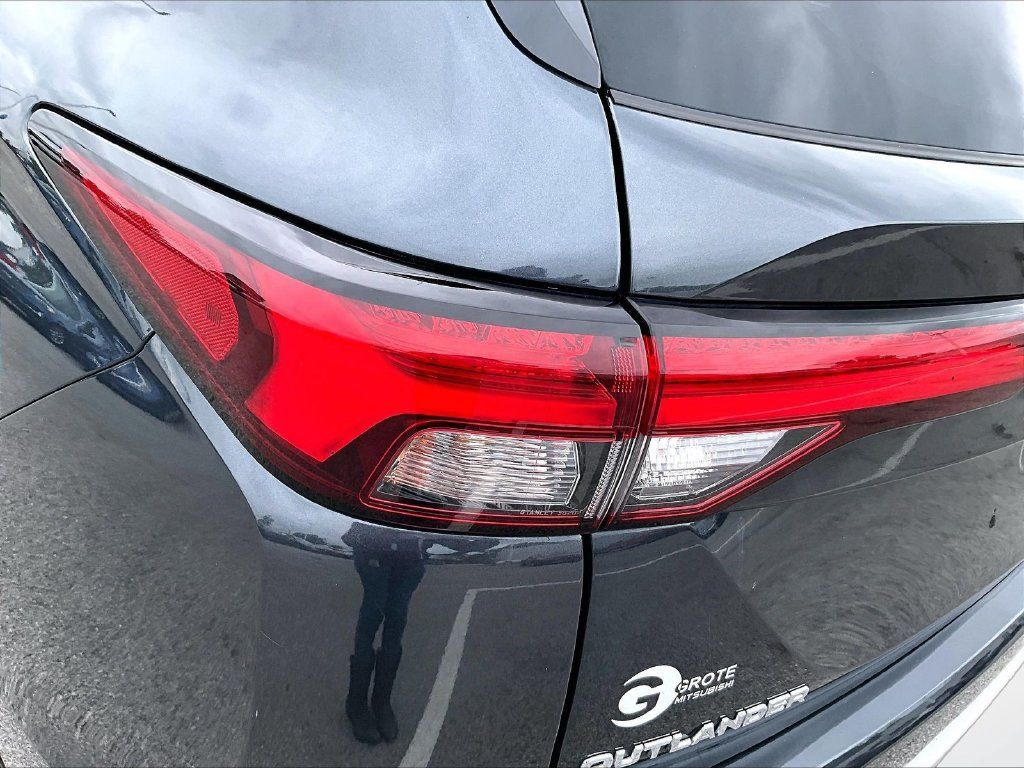 Used 2024 Mitsubishi Outlander SE FWD image 30
