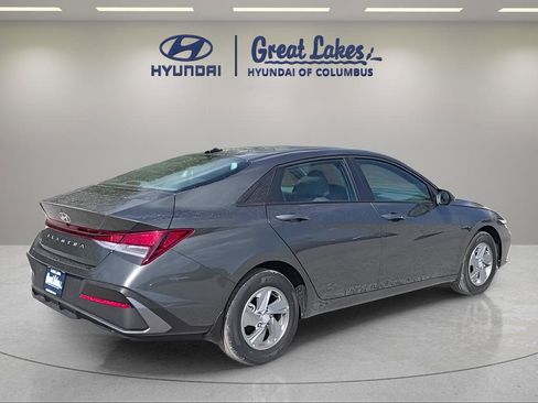 New 2026 Hyundai Elantra SE FWD image 5