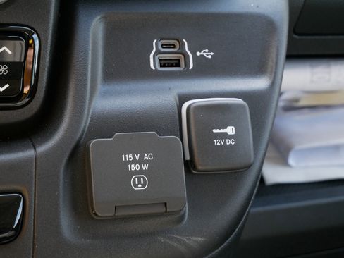 New 2026 RAM ProMaster 2500 w/ Convenience Group image 18