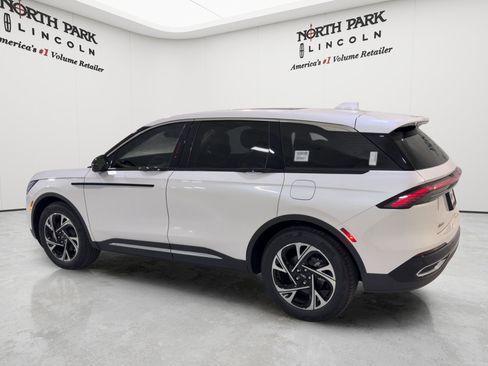 New 2026 Lincoln Nautilus Premier w/ Equipment Group 102A AWD/4WD image 7