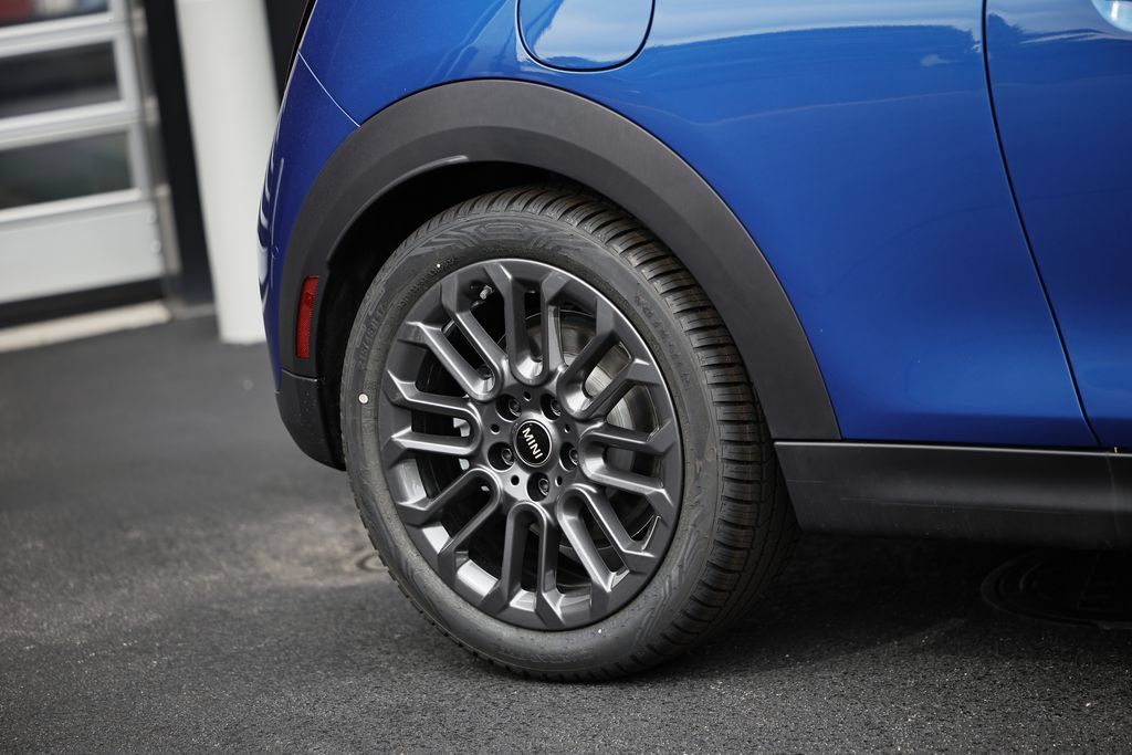 New 2026 MINI Cooper 2-Door Hardtop FWD image 6