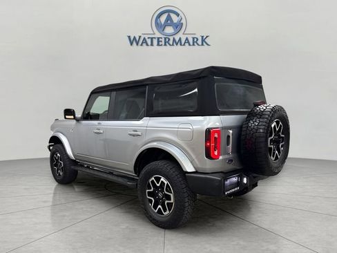 Used 2022 Ford Bronco Outer Banks image 3