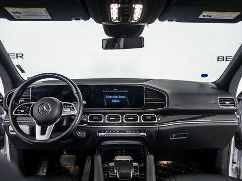 Used 2020 Mercedes-Benz GLS 450 4MATIC image 25