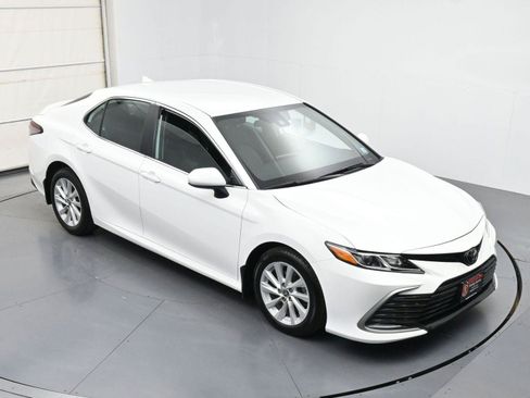 Used 2023 Toyota Camry LE AWD/4WD image 36