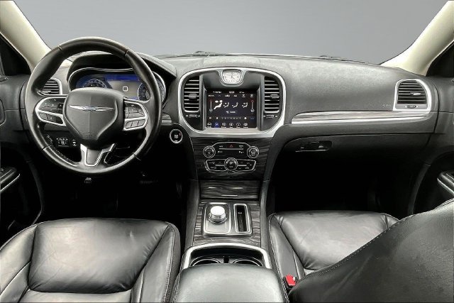Used 2021 Chrysler 300 Touring L RWD image 7
