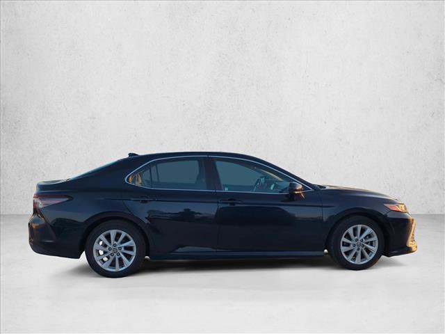 Used 2022 Toyota Camry LE FWD image 4