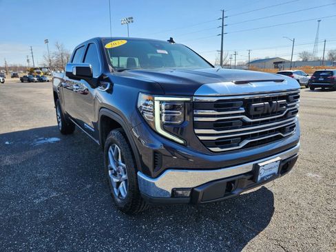 Used 2023 GMC Sierra 1500 SLT AWD/4WD image 1