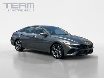 Used 2025 Hyundai Elantra SEL