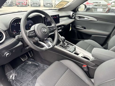 Used 2025 Alfa Romeo Tonale AWD/4WD image 13