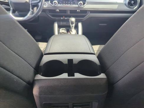 Used 2024 Chevrolet Colorado LT w/ LT Convenience Package RWD image 18