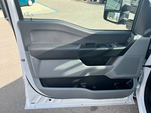 New 2026 Ford F250 XL w/ XL Driver Assist Package RWD image 8