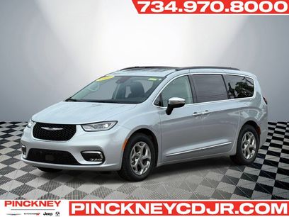 Used 2023 Chrysler Pacifica Limited