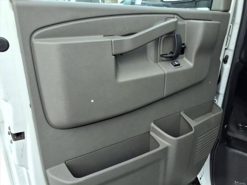 Used 2019 Chevrolet Express 3500 w/ Power Convenience Package image 12