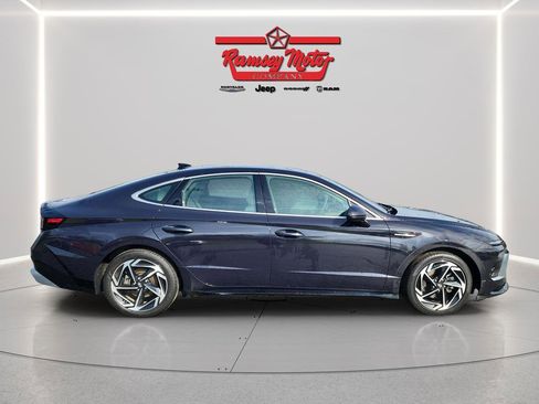 Used 2024 Hyundai Sonata SEL w/ Convenience Package FWD image 6