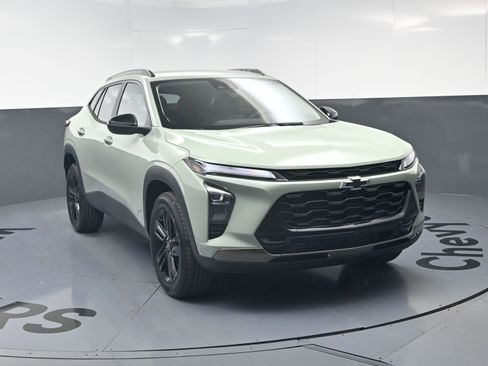 New 2026 Chevrolet Trax ACTIV w/ Driver Confidence Package FWD image 3