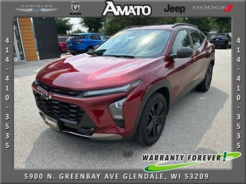 Used 2024 Chevrolet Trax ACTIV w/ Sunroof Package FWD image 1