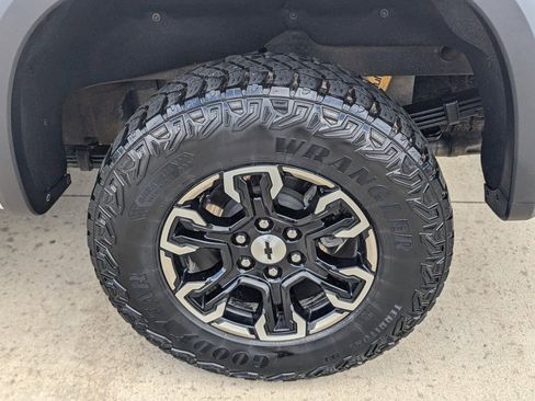 Used 2024 Chevrolet Silverado 1500 ZR2 w/ Technology Package image 22