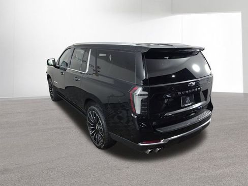 Used 2025 Chevrolet Suburban High Country AWD/4WD image 42