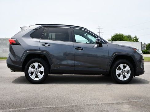 Used 2021 Toyota RAV4 XLE AWD/4WD image 8
