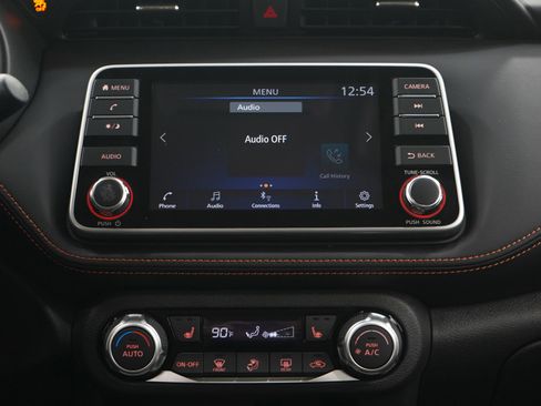Used 2020 Nissan Kicks SR w/ SR Premium Package FWD image 17