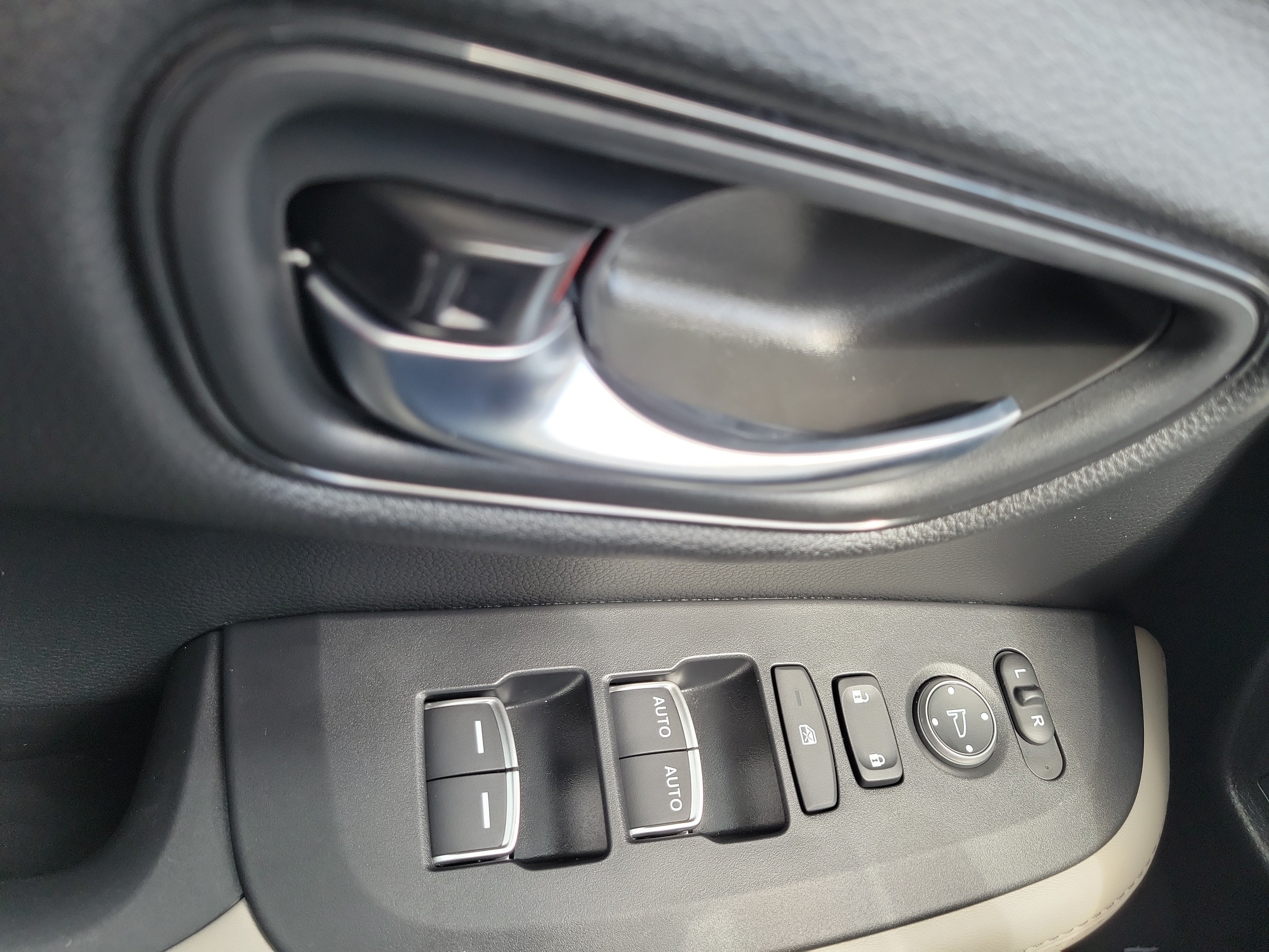 Used 2026 Honda HR-V EX-L image 23