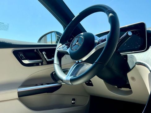 Certified 2026 Mercedes-Benz C 300 4MATIC Sedan image 9