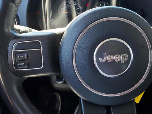 Used 2015 Jeep Patriot High Altitude AWD/4WD image 24