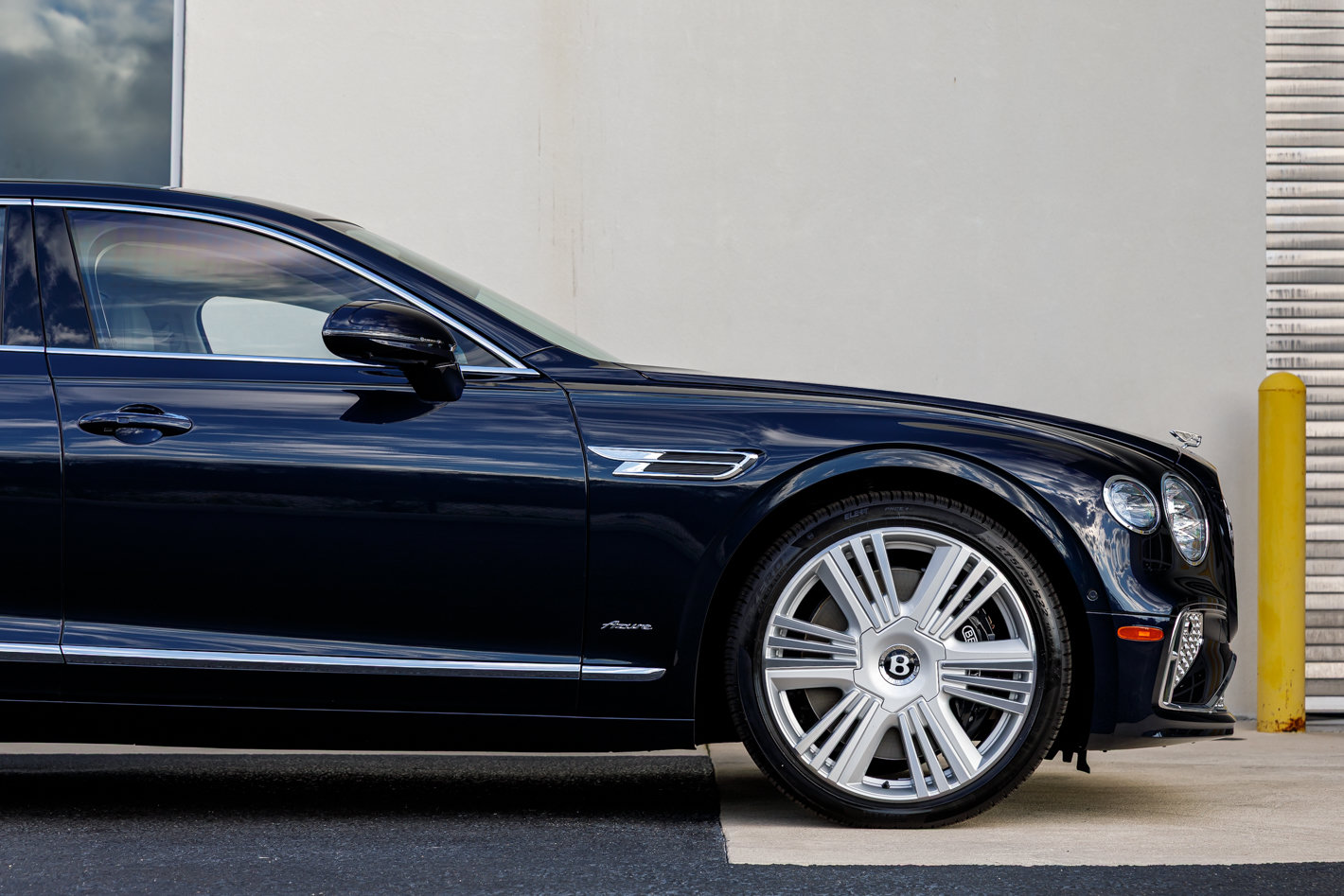 Used 2026 Bentley Flying Spur Azure AWD/4WD image 18