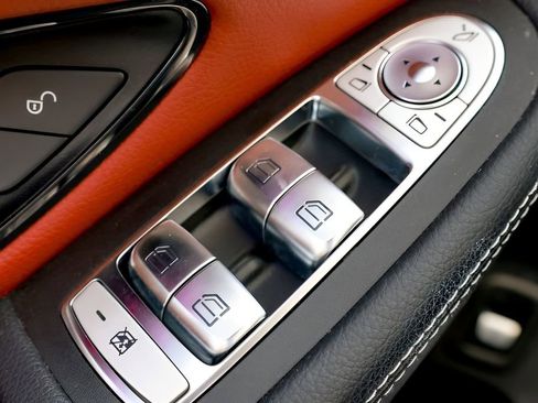 Used 2020 Mercedes-Benz GLC 300 4MATIC w/ Driver Assistance Package image 40