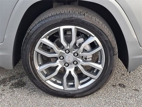 Used 2024 GMC Terrain Denali image 8