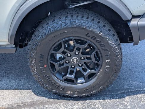 New 2026 Ford Bronco Badlands AWD/4WD image 17